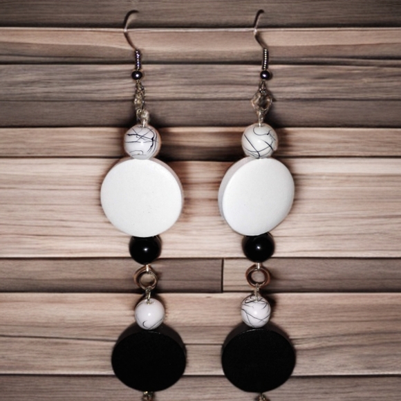 Light with Dark Stretch Bead Bracelet - Picture 2 of 4